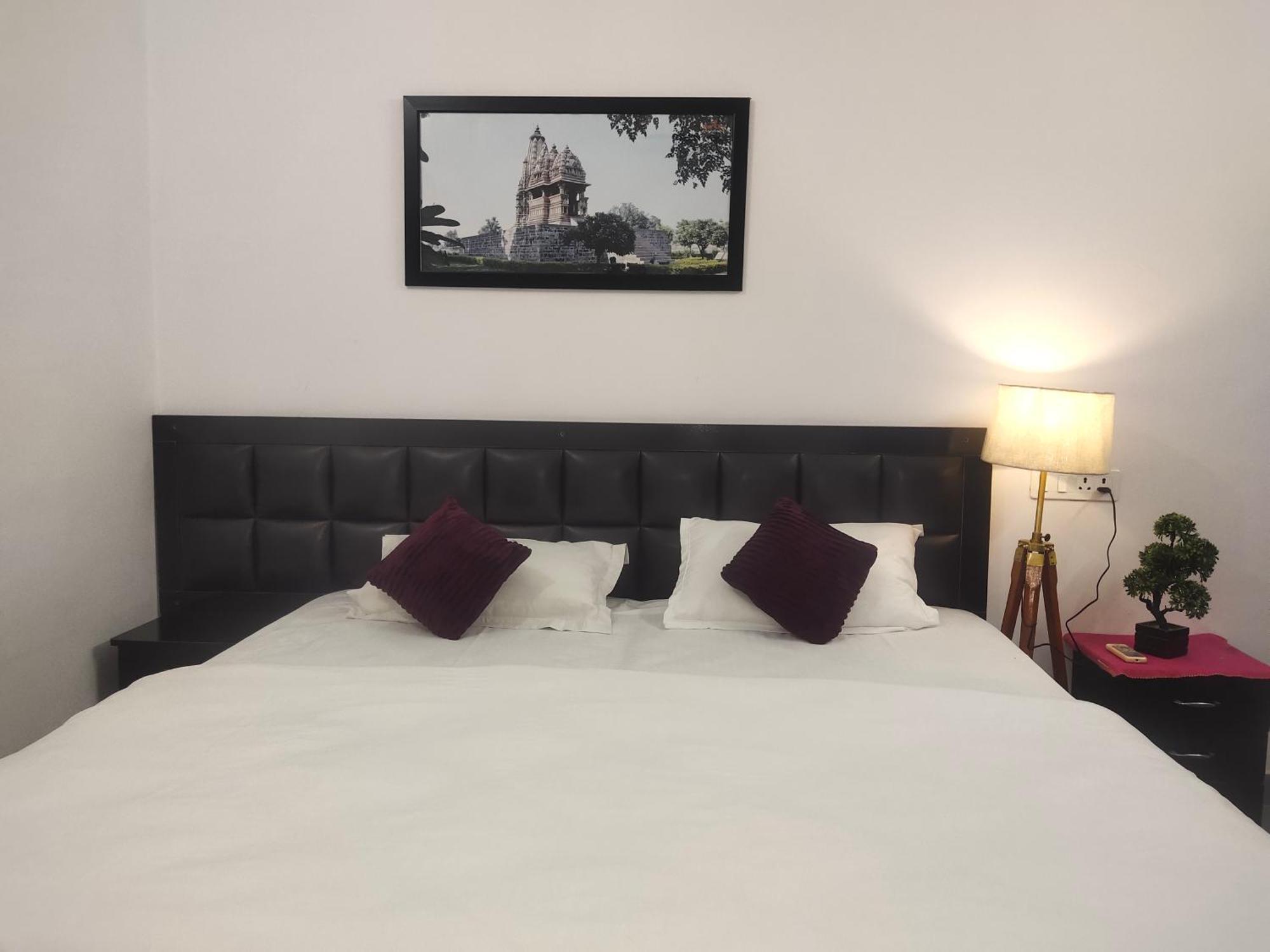 Khajuraho Glory Homestay Esterno foto