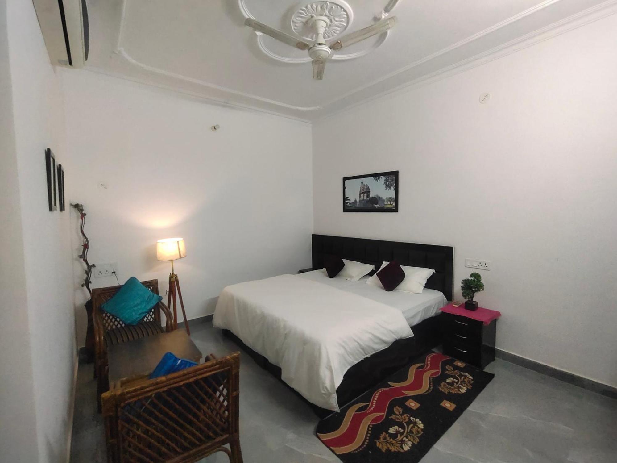 Khajuraho Glory Homestay Esterno foto