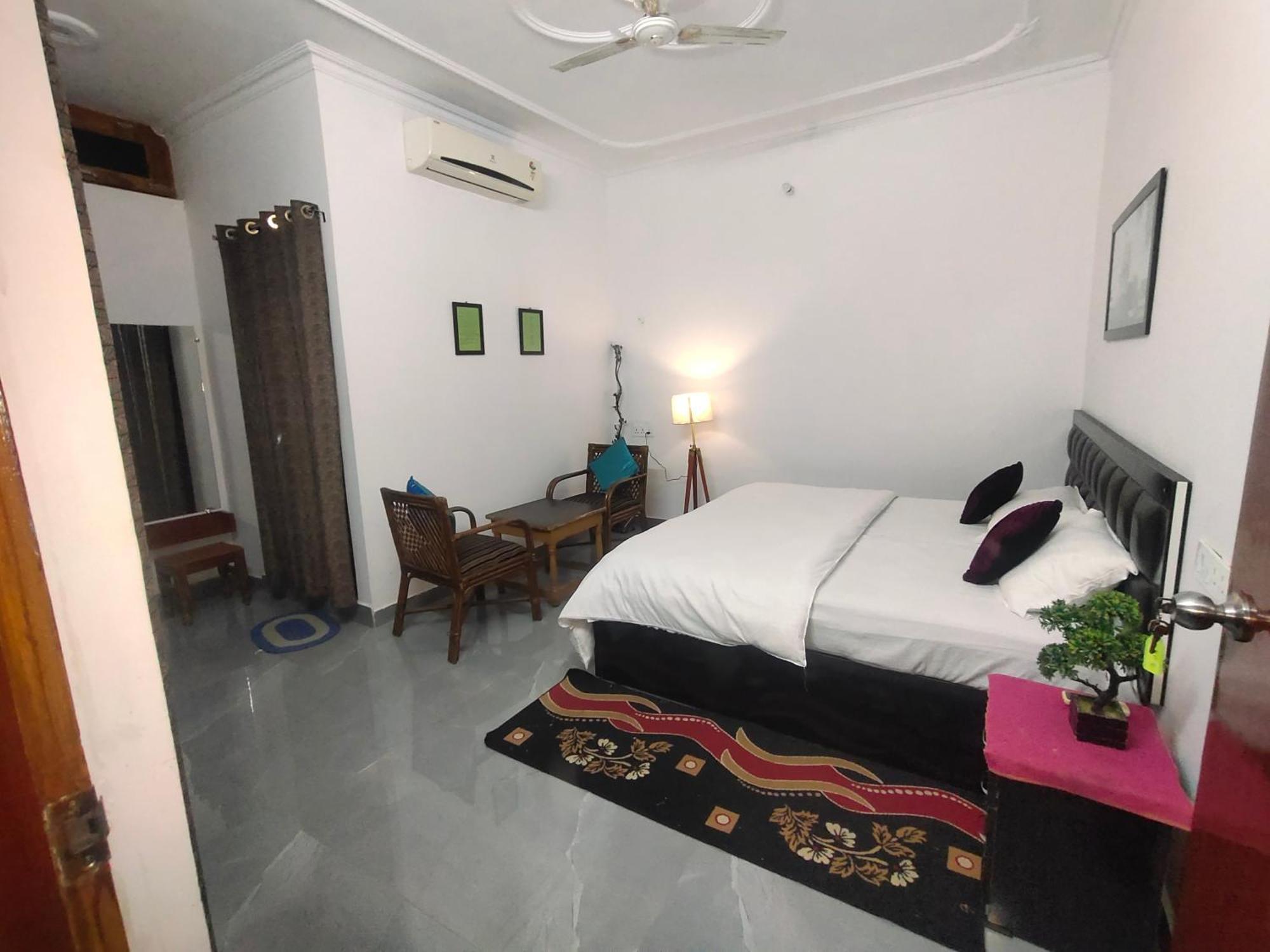 Khajuraho Glory Homestay Esterno foto