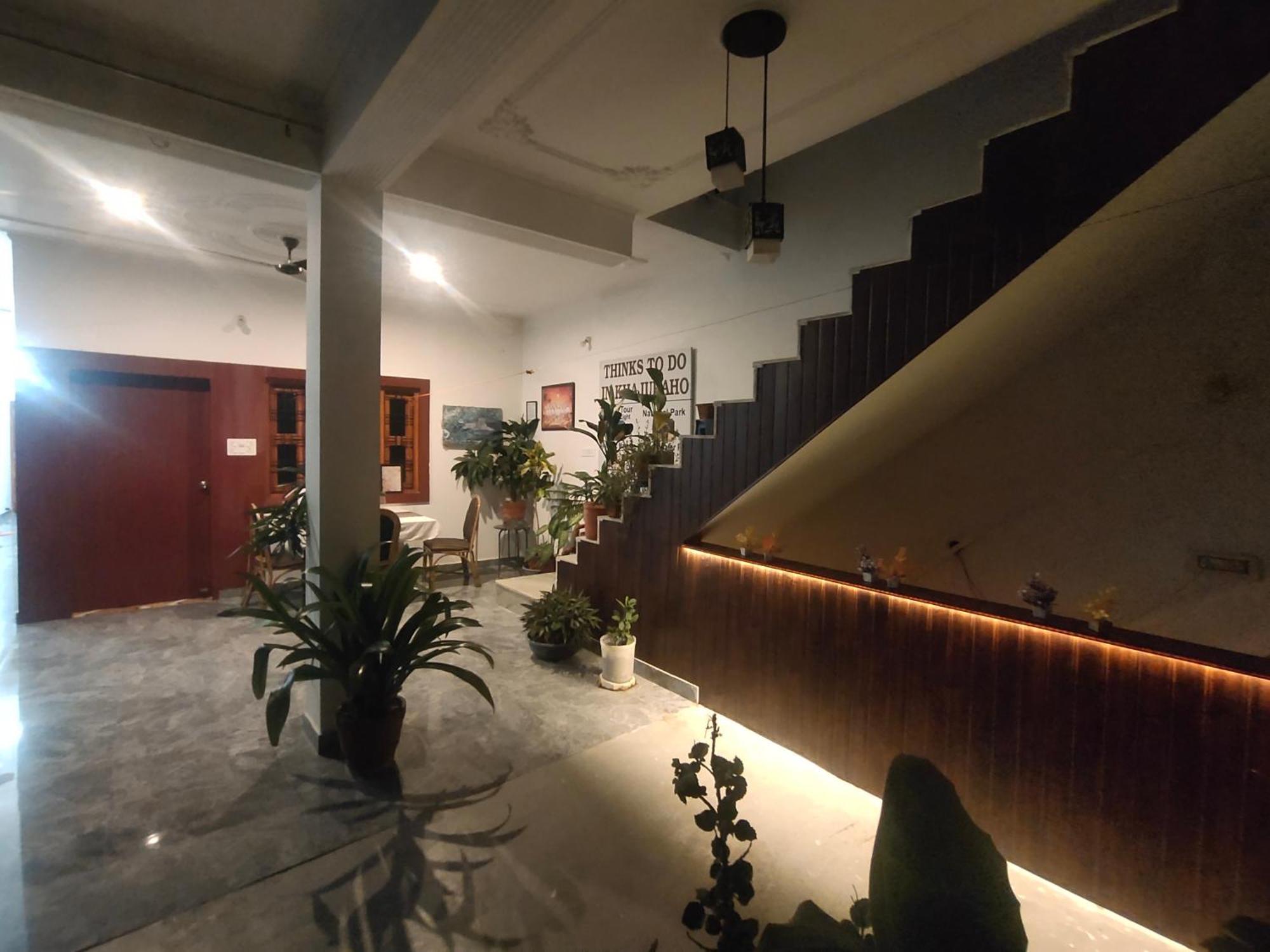 Khajuraho Glory Homestay Esterno foto
