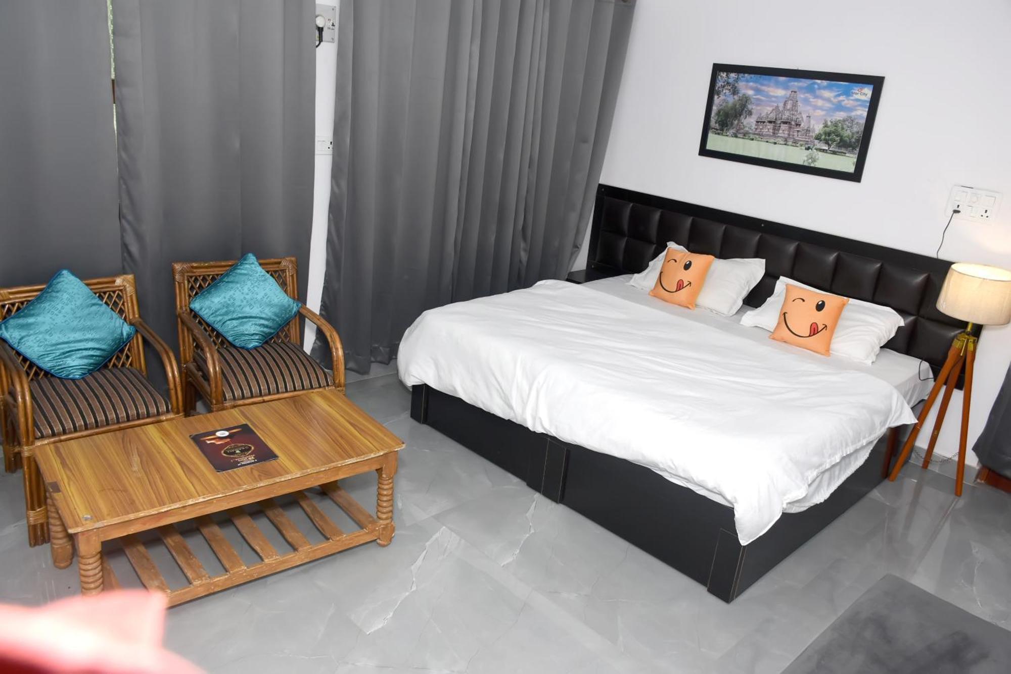 Khajuraho Glory Homestay Esterno foto