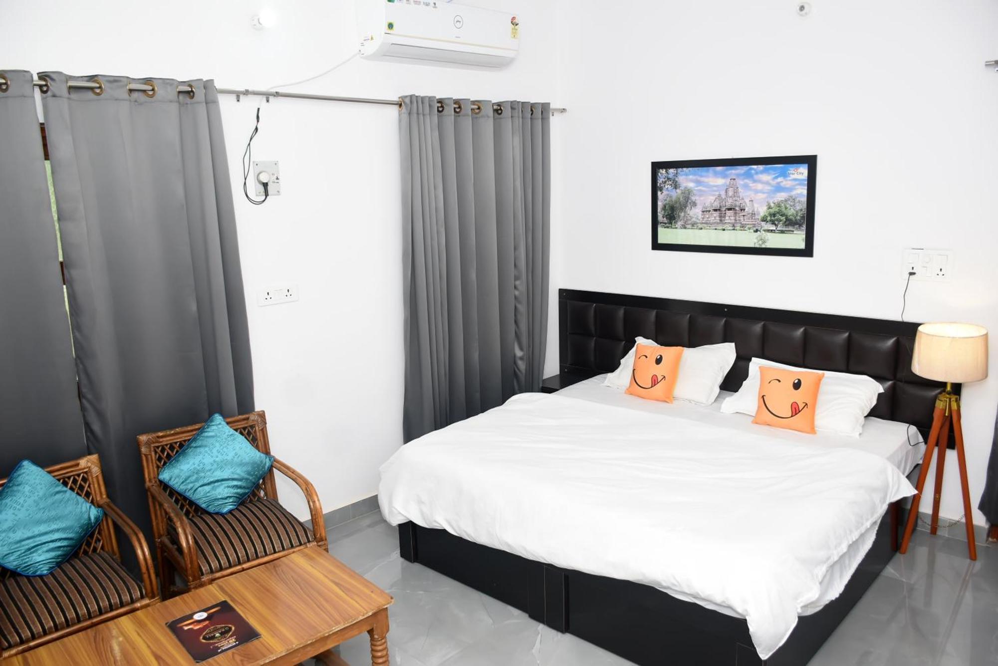 Khajuraho Glory Homestay Esterno foto