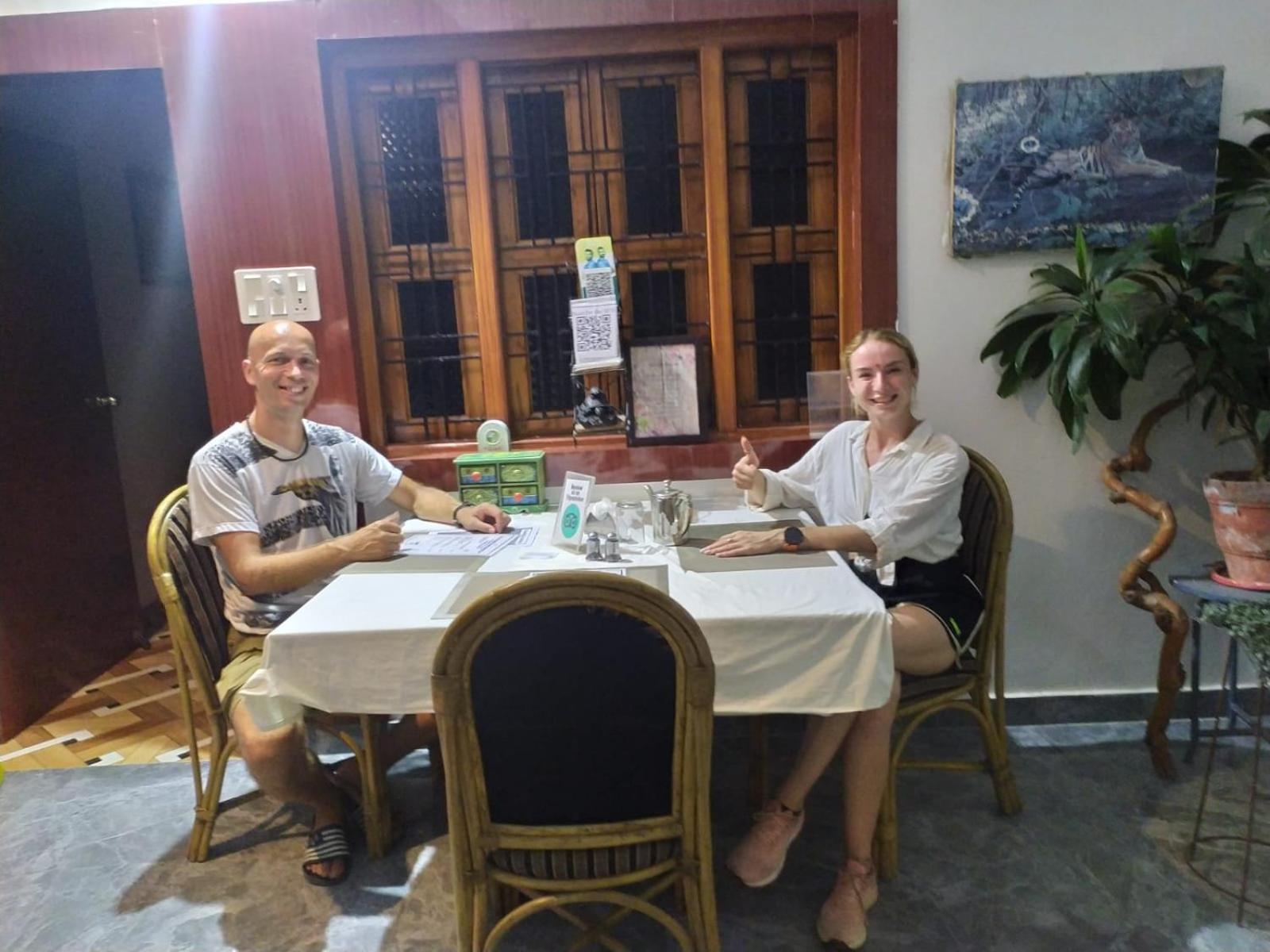 Khajuraho Glory Homestay Esterno foto