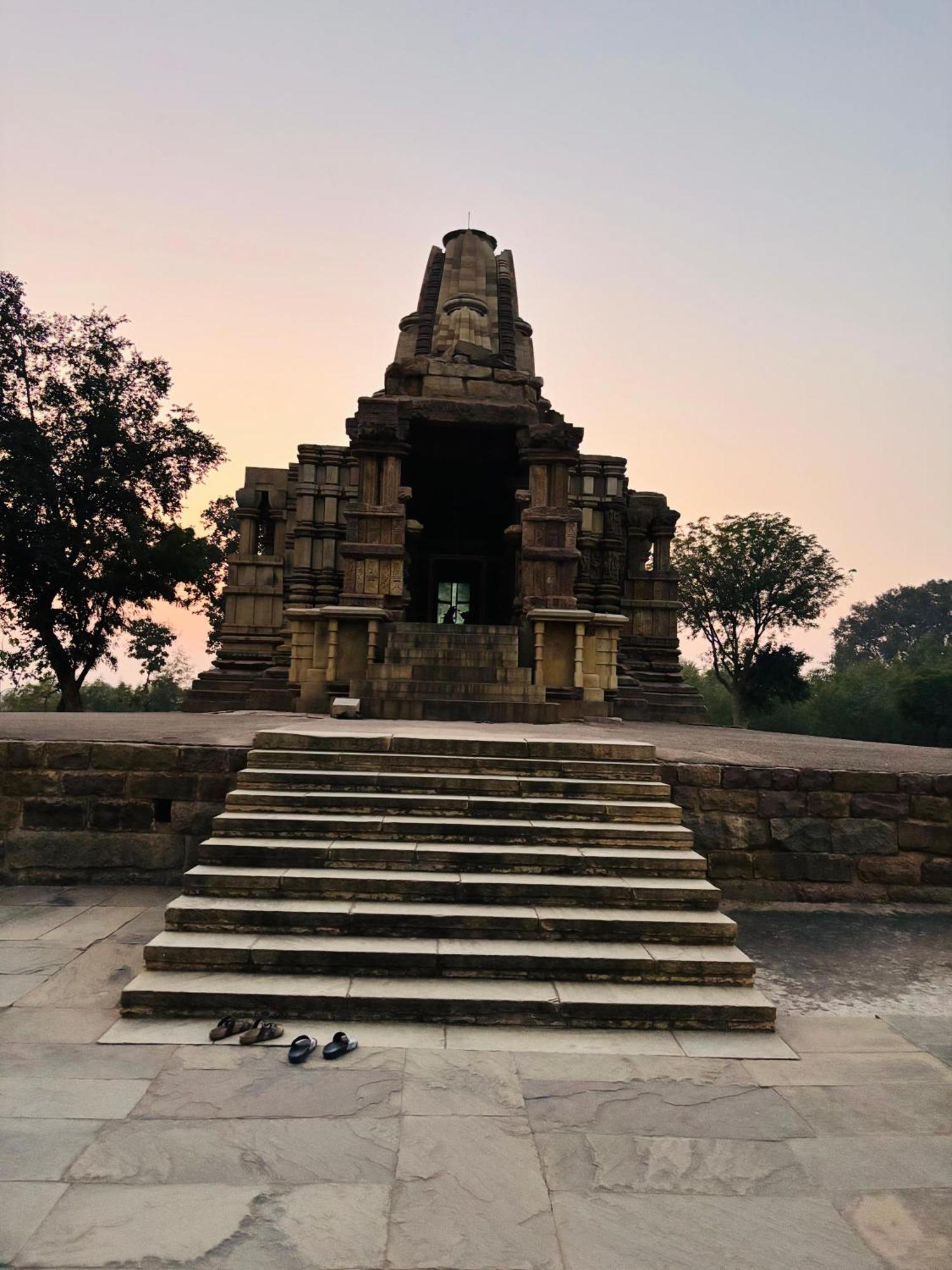 Khajuraho Glory Homestay Esterno foto