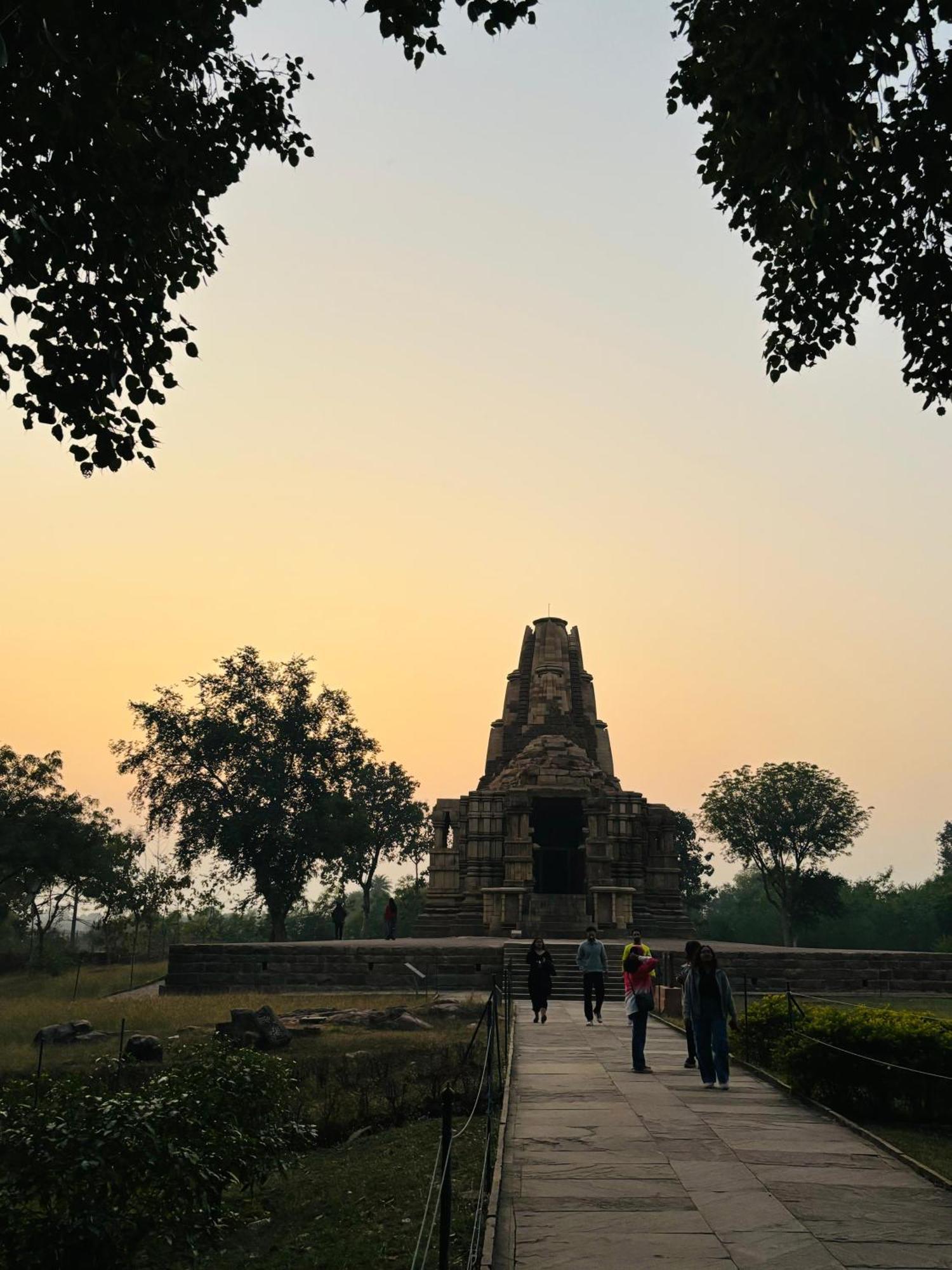 Khajuraho Glory Homestay Esterno foto